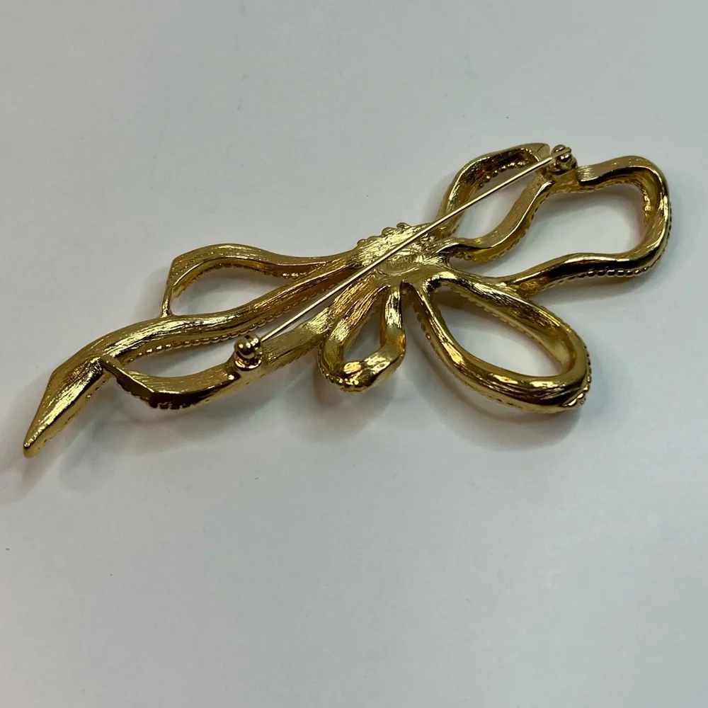 Vintage Crown Trifari Large Ribbon Bow Brooch